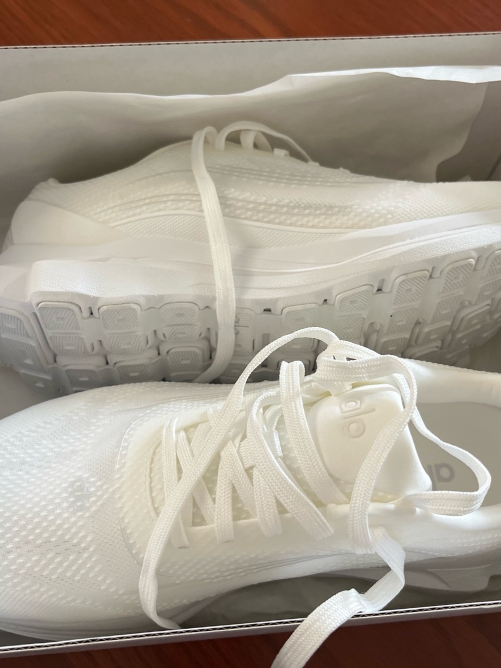 ALO Yoga Women’s White Knit Athletic Sneakers - Picture 4 of 6